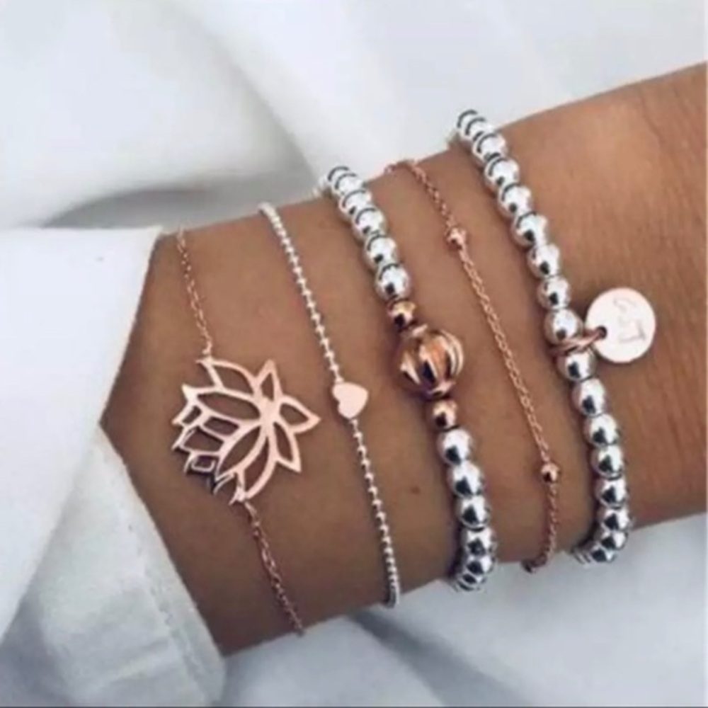 3/$30 💙💖 Round Stone Tassel Bracelet set